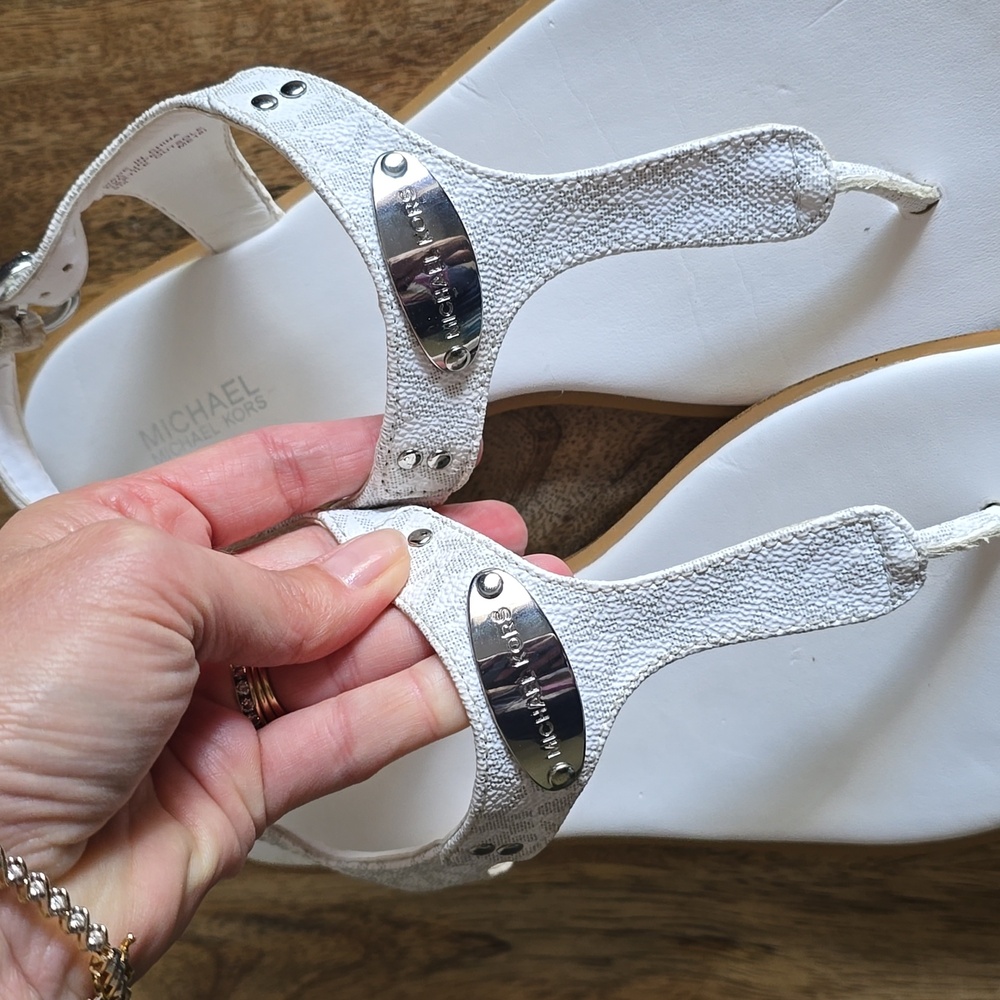 Michael Kors Bright White And Silver Logo Leather Sandal Women's sizes 9 - Picture 2 of 5